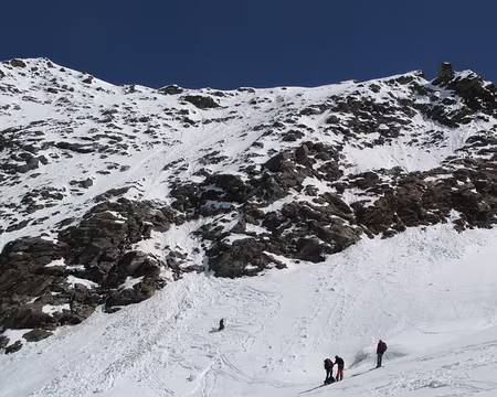 PXL045 Le Festijoch (3723m): .......eh oui, il faut monter la-haut!