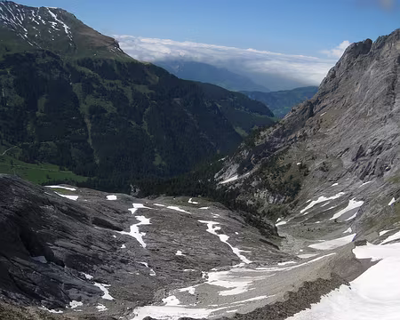2010-06-04_06 Montée à ski sous le bivouac Rosenlaui