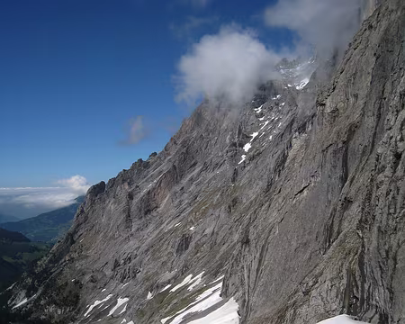 2010-06-04_09 Montée à ski sous le bivouac Rosenlaui