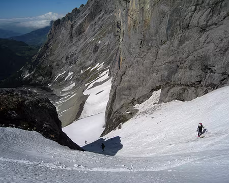 2010-06-04_10 Montée à ski sous le bivouac Rosenlaui