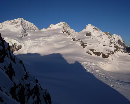2010-06-05_06 Rosenlauigletscher, Rosenhorn, Mittelhorn et Wetterhorn