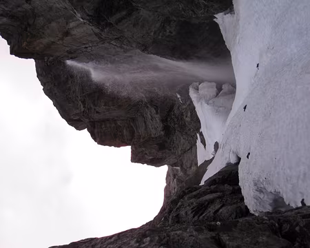2010-06-06_02 Gorge à traverser pour rejoindre le glacier