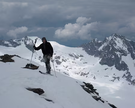 2010-06-06_25 Au sommet de l'Ewigschneehorn (3329 m), Ränfenhorn et Hangendgletscherhorn