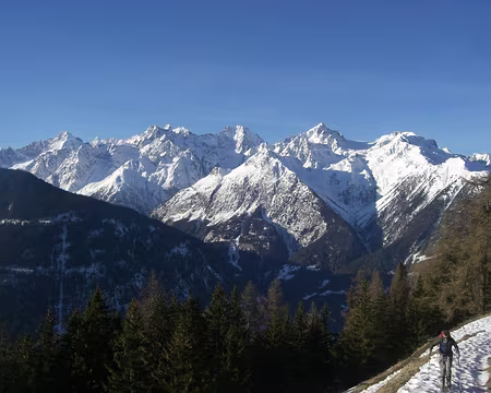 PXL005 Samedi 15 janvier 2011 : Départ de Commeire, direction Six Blanc et Mont Brulé.