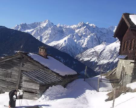 PXL006 Samedi 15 janvier 2011 : Départ de Commeire, direction Six Blanc et Mont Brulé.