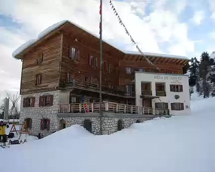 2011-01-29_01 Rifugio Fanes (2060 m)