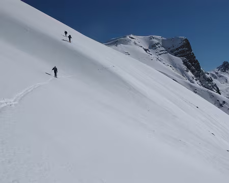 PXL060 Il faut oser !! - au fond Ils Cuogns (2896 m)