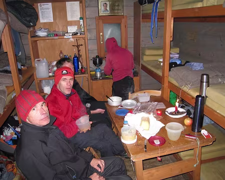2011-03-05_35 Intérieur du bivacco Davide Salvadori