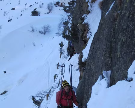 2011-03-09_06 Départ du rifugio Curo, accès à la digue du Lago del Barbellino