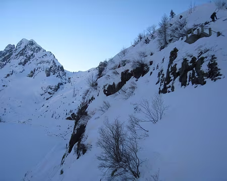 2011-03-09_08 Départ du rifugio Curo, accès à la digue du Lago del Barbellino
