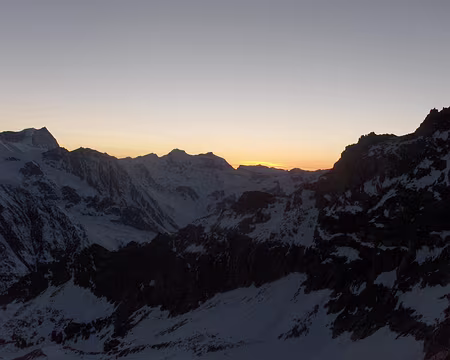 PXL008 Le soleil nous laisse, accrochés aux étoiles