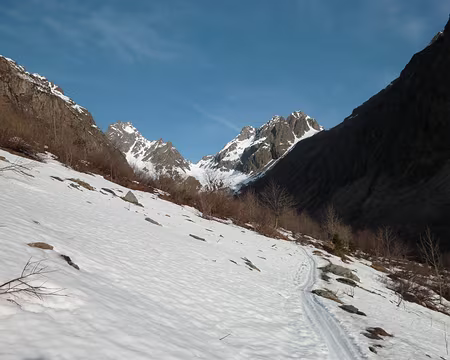 PXL014 Au fond Le Grand Morétan, au milieu le col du Gleyzin