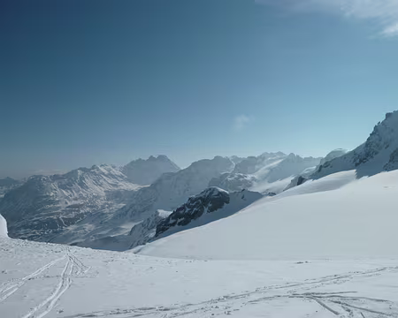 PXL038 Au col, vue sur Fluchthorn