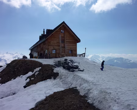 PXL000 666-cabane du mont fort-2457m