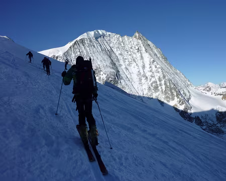 PXL015 741-montée vers le col de la serpentine