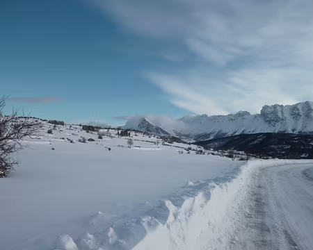 PXL000 J1 De La Chaup au pied de Tête d'Oriol - Départ du gîte de La Chaup D 317a