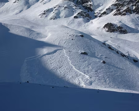 2012-01-09_20 Plaques à vent à la descente du col de Péas