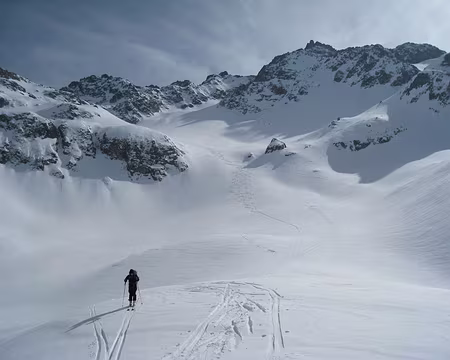 2012-03-11_24 Descente dans la vallée de St Hugon, sous le Pic du Frêne