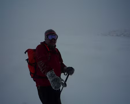 PXL005 Le Mitterzeigerkopf (2628m) est derrière sur la gauche... - 30 mars 2012