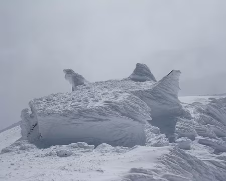 2012-04-06_38 Le toit du refuge au sommet du Galdhopiggen (2469 m)