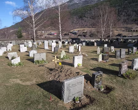 2012-04-06_53 Cimetière de Lom