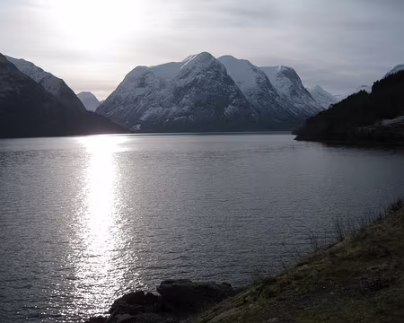 2012-04-07_01 Oppstrynsvatnet