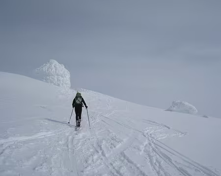 2012-04-07_14 Arrivée au sommet du Skala