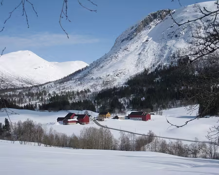 2012-04-07_38 Langedalen, peu avant Hellesylt