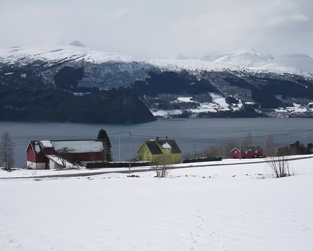 2012-04-10_12 Norddalsfjorden et Ovra, près de Liabygda