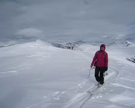 2012-04-11_56 Arrivée sur le dôme à l'E du Saetertverrfjellet