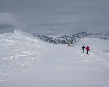 2012-04-11_57 Arrivée sur le dôme à l'E du Saetertverrfjellet