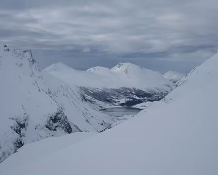 2012-04-11_70 Descente du Saetertverrfjellet, Eidsdalen