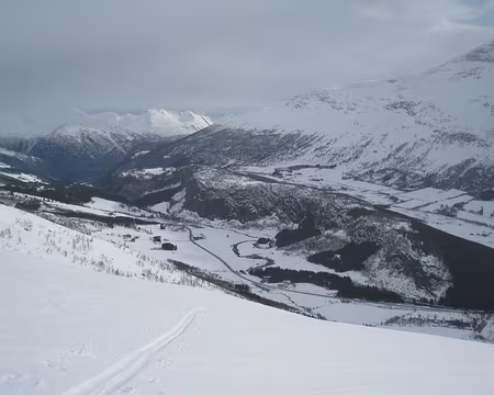 2012-04-11_07 En montant au Tretindanibba, Eisdalselva