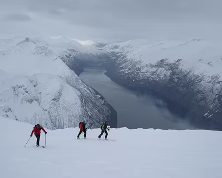 2012-04-11_24 Au sommet du Tretindanibba, Sunnylvsfjorden