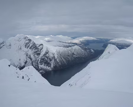 2012-04-11_25 Au sommet du Tretindanibba, Sunnylvsfjorden