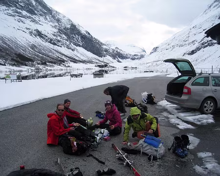 2012-04-11_29 Les Suisses cassent la croûte et les Parisiens s'impatientent ...