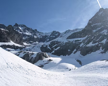 2012-04-01_12 Montée sous le glacier des Platières