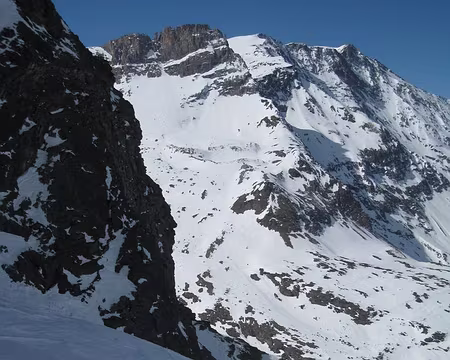 2012-04-01_16 Montée sous le glacier des Platières, Pichères et Bellecôte