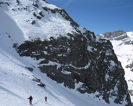 2012-04-01_17 Montée sous le glacier des Platières