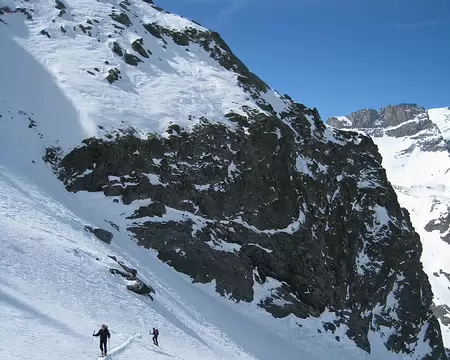 2012-04-01_17 Montée sous le glacier des Platières
