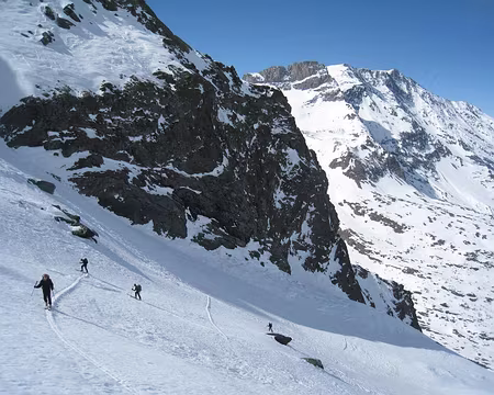 2012-04-01_18 Montée sous le glacier des Platières, Pichères et Bellecôte