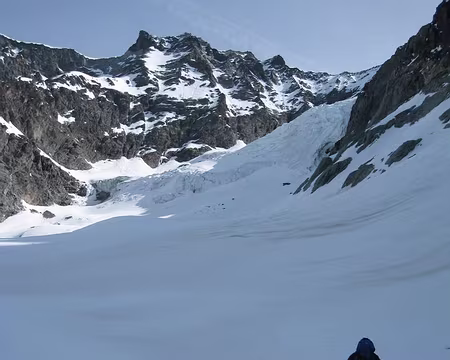 2012-04-01_19 Montée sous le glacier des Platières