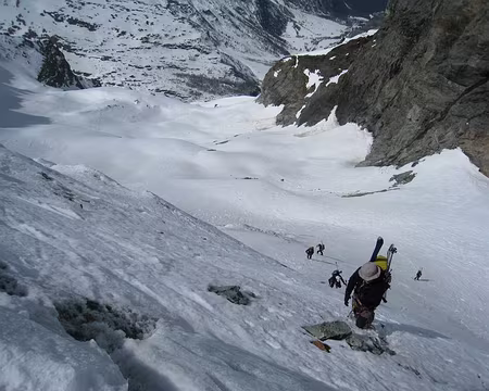 2012-04-01_24 Ressaut pour accéder au glacier des Platières