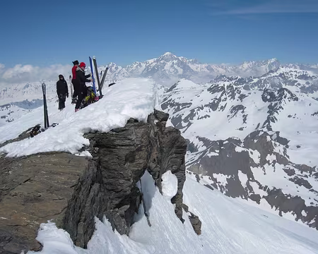 2012-04-02_09z2546 Au sommet de la Pointe des Mines (3420 m)