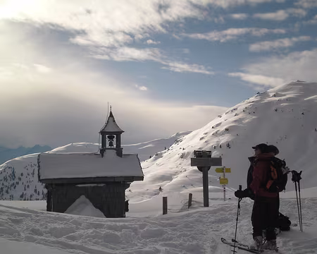 PXL009 Salzachjoch ( 1983m ) et sa petite chapelle.