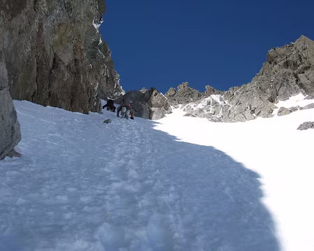 2013-04-21_25 Descente du Balaïtous, par la cheminée de las Néous