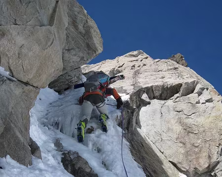 2013-04-21_28 Descente du Balaïtous, par la cheminée de las Néous