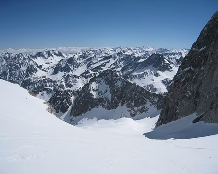 2013-04-21_33 Descente du Balaïtous, sur le glacier de las Néous