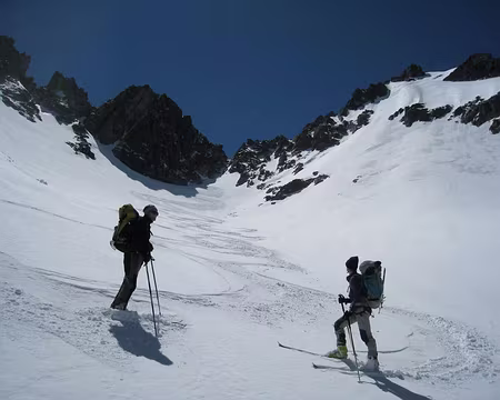 2013-04-21_44 Descente de la brèche 2598, à l'est du col du Pabat
