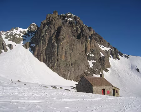 2013-04-23_04 Départ du refuge de Pombie, devant l'Ossau